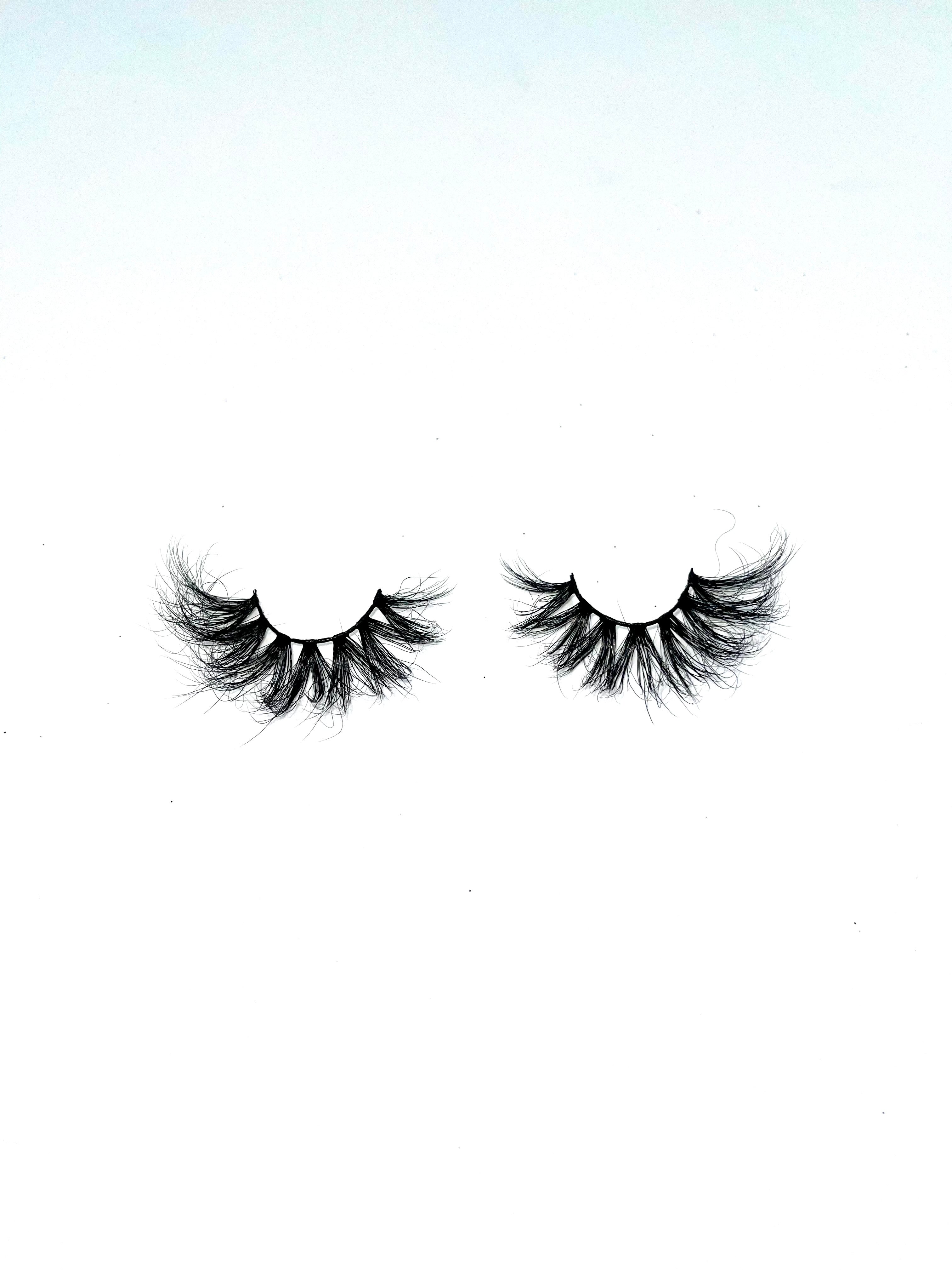 BIG MINKS EYELASHES